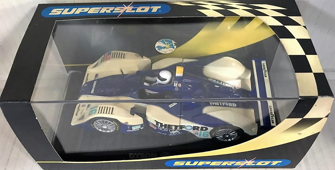 MG Lola "Dyson Racing" nº 16