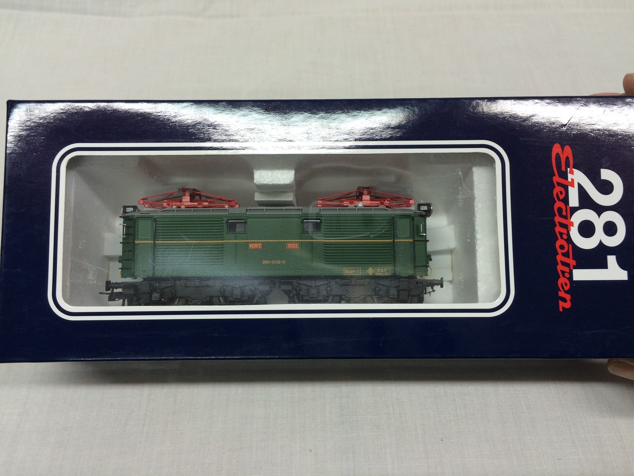 LOCOMOTORA 281 RENFE (1002)
